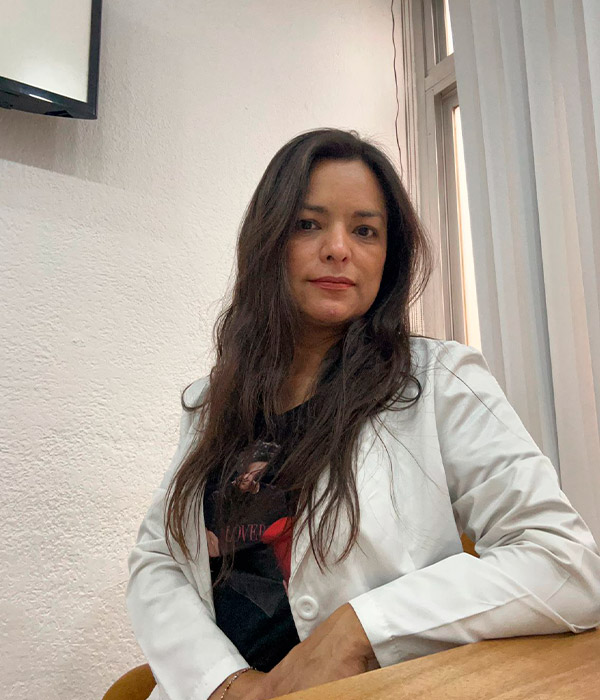 Dra. Karina Lizbeth Yáñez Barraza Patóloga Bucal